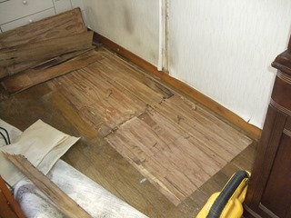 内装　床 (2)